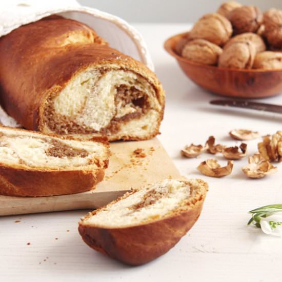 Romanian Sweet Bread with Walnuts - Recipe photo by adinutza
