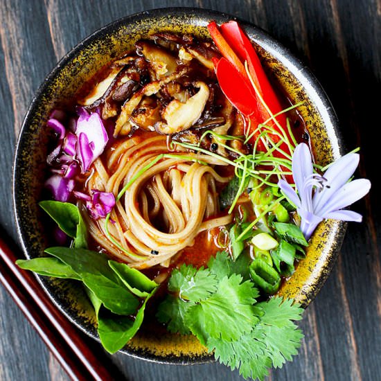 Roasted Pepper Sesame Soba Soup - Recipe photo by calizona