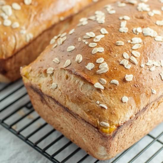 Honey Oatmeal Bread - Recipe photo by MamaGourmand