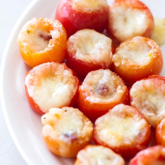Pepper Jack and Bacon Tomatoes - Recipe photo by a latte food