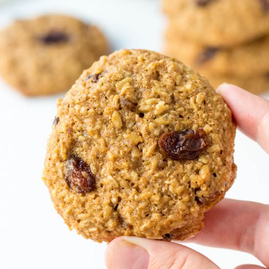 Healthy Oatmeal Raisin Cookies - Recipe photo by Leelalicious