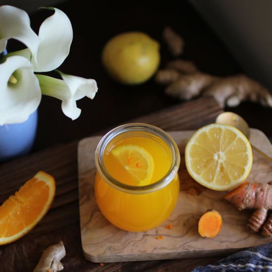 Turmeric Ginger Lemonade - Recipe photo by Petit World Citizen