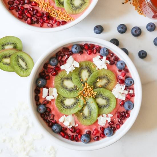 Strawberry Kombucha Smoothie Bowl - Recipe photo by domesticateme