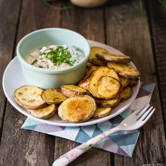 Crispy Potato Slices with Chive Dip - Recipe photo by Ina Isst