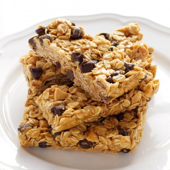Peanut Butter Chocolate Granola Bar - Recipe photo by busybakerblog