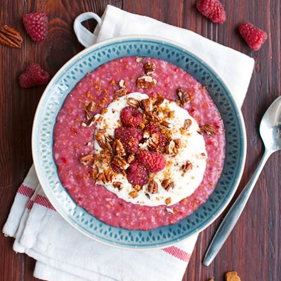 Raspberry Oats with Biscoff Crumbs - Recipe photo by thetoughcookie