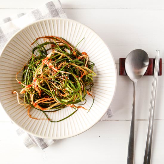 Dallae Muchim: Korean Wild Chives - Recipe photo by followtherivernorth