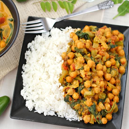 Vegan Chickpea and Spinach Curry - Recipe photo by Kitchen Simmer