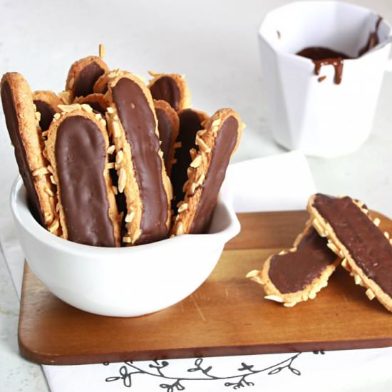 Almonds and Chocolate Biscuits - Recipe photo by The Happy Cooking Friends