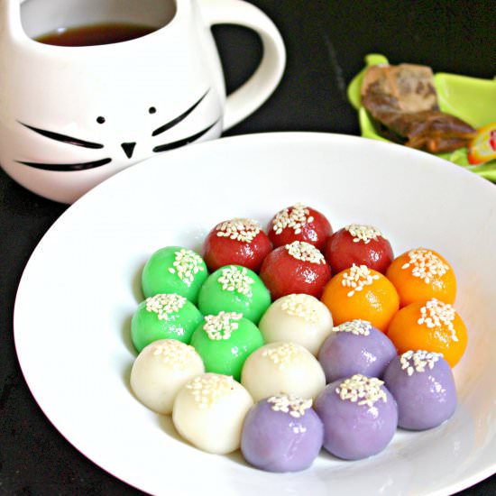 Five-Colour Floating Rice Cakes - Recipe photo by Miamivores