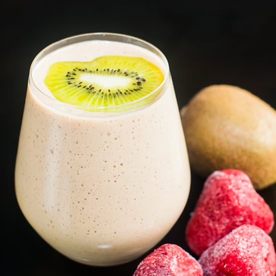 Strawberry Kiwi Banana Smoothie - Recipe photo by focusedonfit