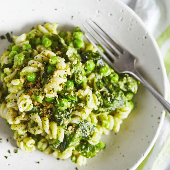 Creamy Pesto Pasta - Recipe photo by Natural Girl Modern World