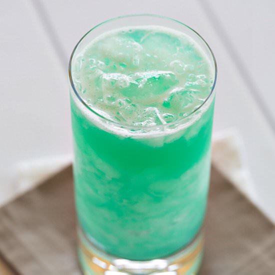 Blue Lightning - Recipe photo by thedrinkkings