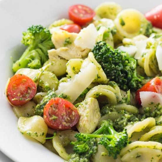 Kale Pesto - Recipe photo by cupcakesandhammers