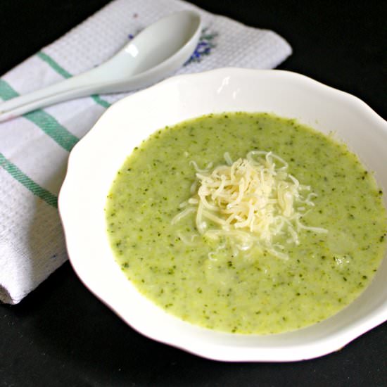 Broccoli soup - Recipe photo by Miamivores