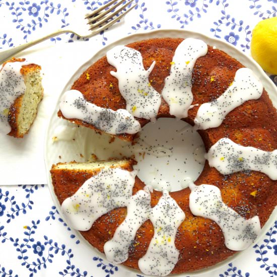 The Best Lemon and Poppy Seed Cake - Recipe photo by whatsarahbakes