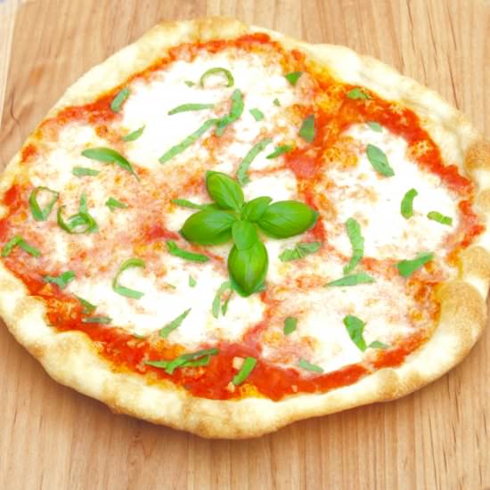 Pizza Margherita - Recipe photo by marilenaskitchen
