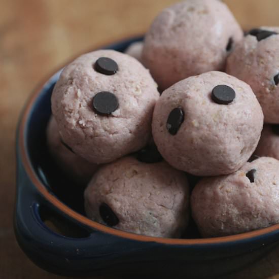 Chocolate Chip Oats Protein Bites - Recipe photo by weightlosscookery