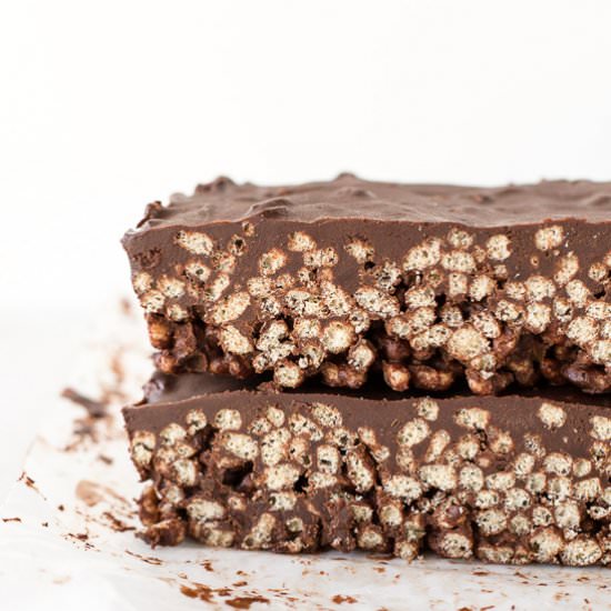 Chocolate Vegan Rice Crispy Bars - Recipe photo by honestlynourished