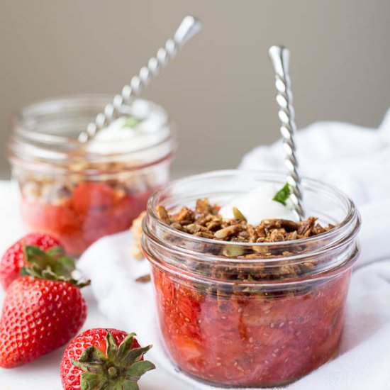 No-Bake Strawberry Crumble - Recipe photo by fooduzzi