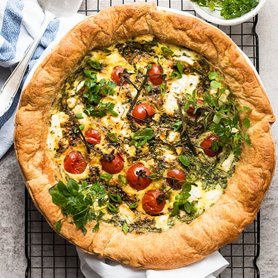 Easy Tomato Spinach Feta Quiche - Recipe photo by savorynothings