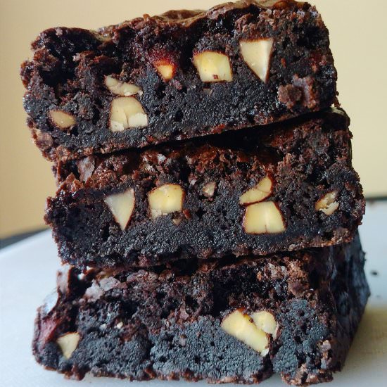 Fudgy Almond Brownies - Recipe photo by Flours n frostings
