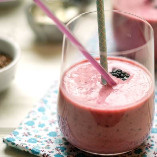 Berry Berry Smoothie - Recipe photo by sugarlovespices