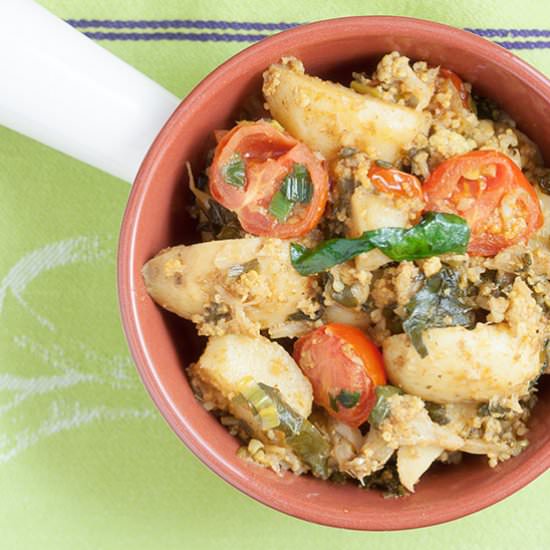 Aloo Gobi with Tomatoes and Spinach - Recipe photo by Roht