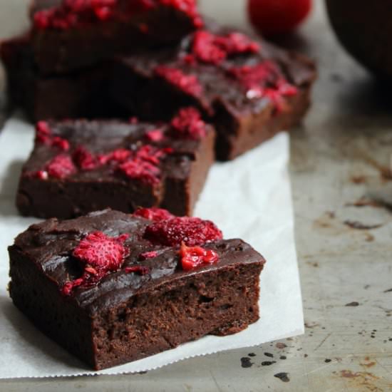 Healthy Chocolate Raspberry Brownies - Recipe photo by Treatyourselfsweeter