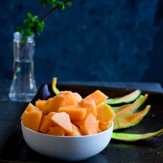 How to Cut Cantaloupe - Recipe photo by pepperbowl