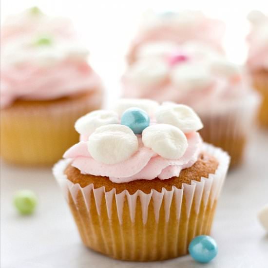 Marshmallow Flower Cupake - Recipe photo by Savvy Apron