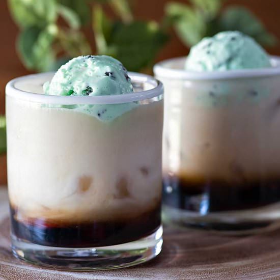 Floating Yoda Cocktail - Recipe photo by homemadehooplah