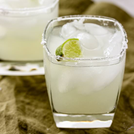 The Perfect Skinny Margarita - Recipe photo by lisasdinnertimedish