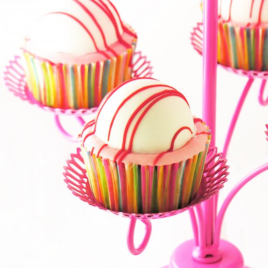 Berry Bomb Cupcakes - Recipe photo by easybaked