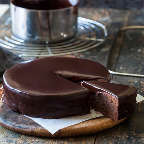 Super Delicious Sacher Torte - Recipe photo by jernejkitchen