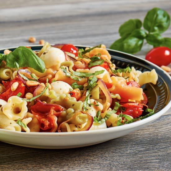 Colorful Pasta with Melted Tomatoes - Recipe photo by Reisegabel