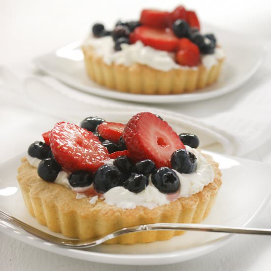 Berries and Cream Tartlets - Recipe photo by feedme_imhungry