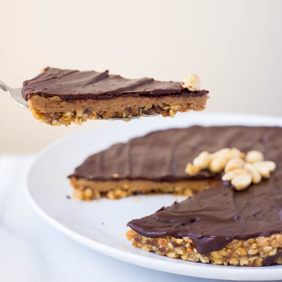 Easy Peanut Butter Cup Tart - Recipe photo by fooduzzi