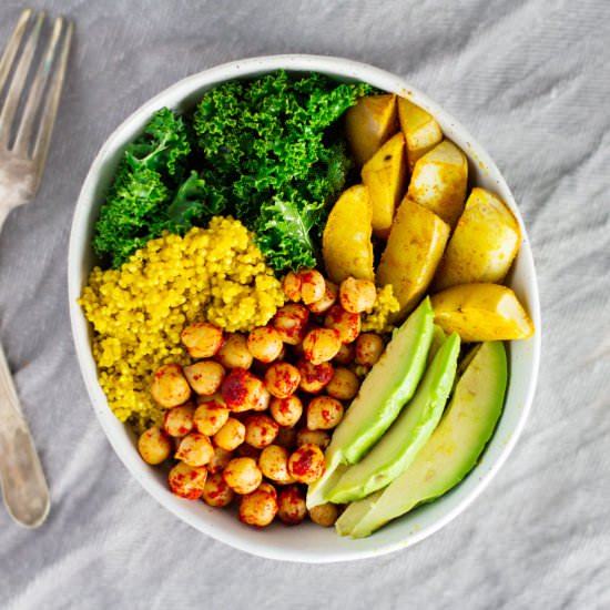 Vegan Turmeric Quinoa Bowls - Recipe photo by Jar Of Lemons