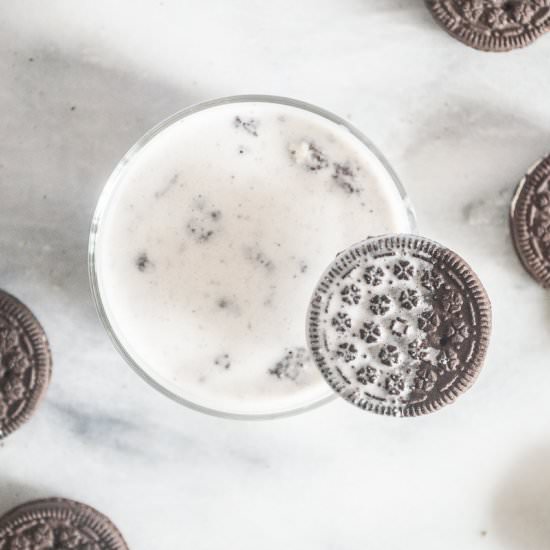 Healthy Cookies N' Cream Smoothie - Recipe photo by sundiegoeats