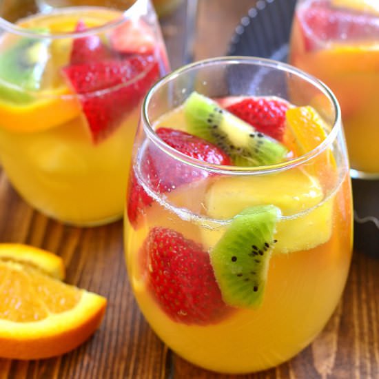 Tropical White Wine Sangria - Recipe photo by lemontreedwelling
