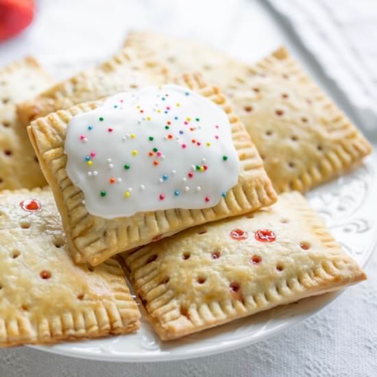 Homemade Strawberry Poptarts - Recipe photo by Savingroomfordessert
