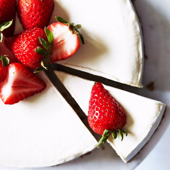 Vegan Strawberry Cheesecake - Recipe photo by Natural Girl Modern World