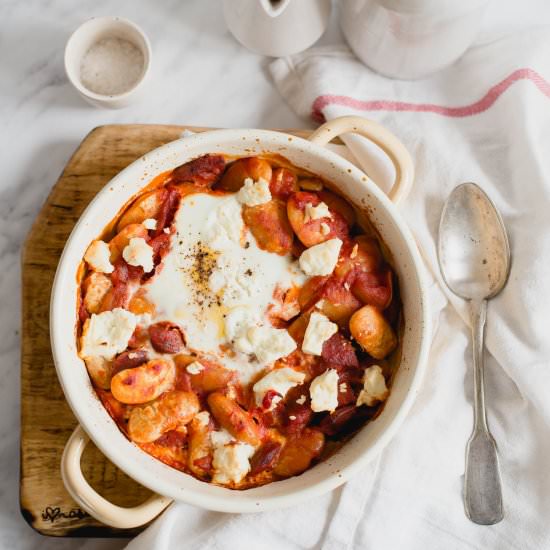 Baked eggs with chorizo and beans - Recipe photo by siankoo