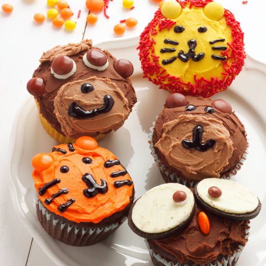 Zoo Animal Cupcakes - Recipe photo by busybakerblog