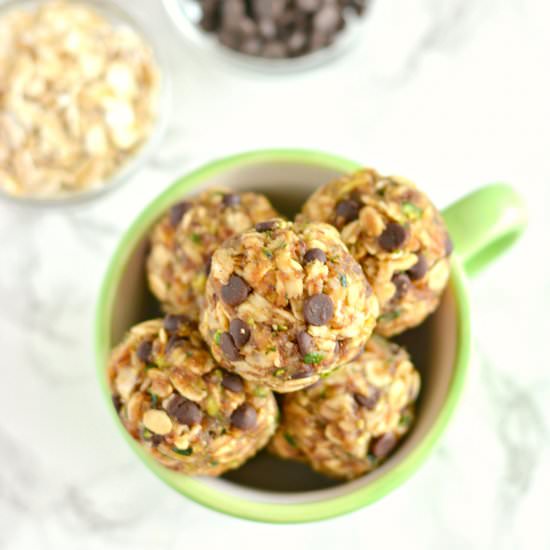 Zucchini Chocolate Oatmeal Bites - Recipe photo by Skinny Fitalicious