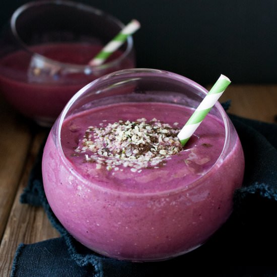 STRAWBERRY BANANA SPINACH SMOOTHIE - Recipe photo by veggiesdontbite