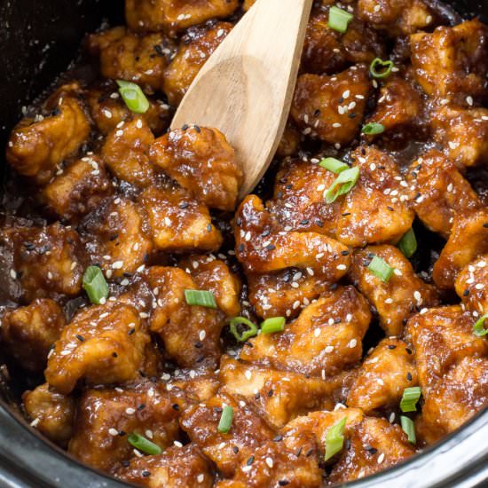 Slow Cooker General Tso's Chicken - Recipe photo by ChefSavvy