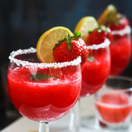 Strawberry Punch - Recipe photo by faskitchen