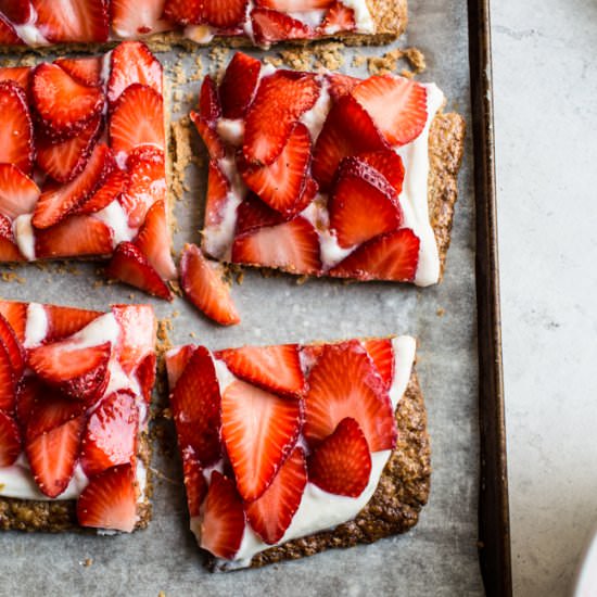 Simplest Strawberry Tart - Recipe photo by topwithcinnamon